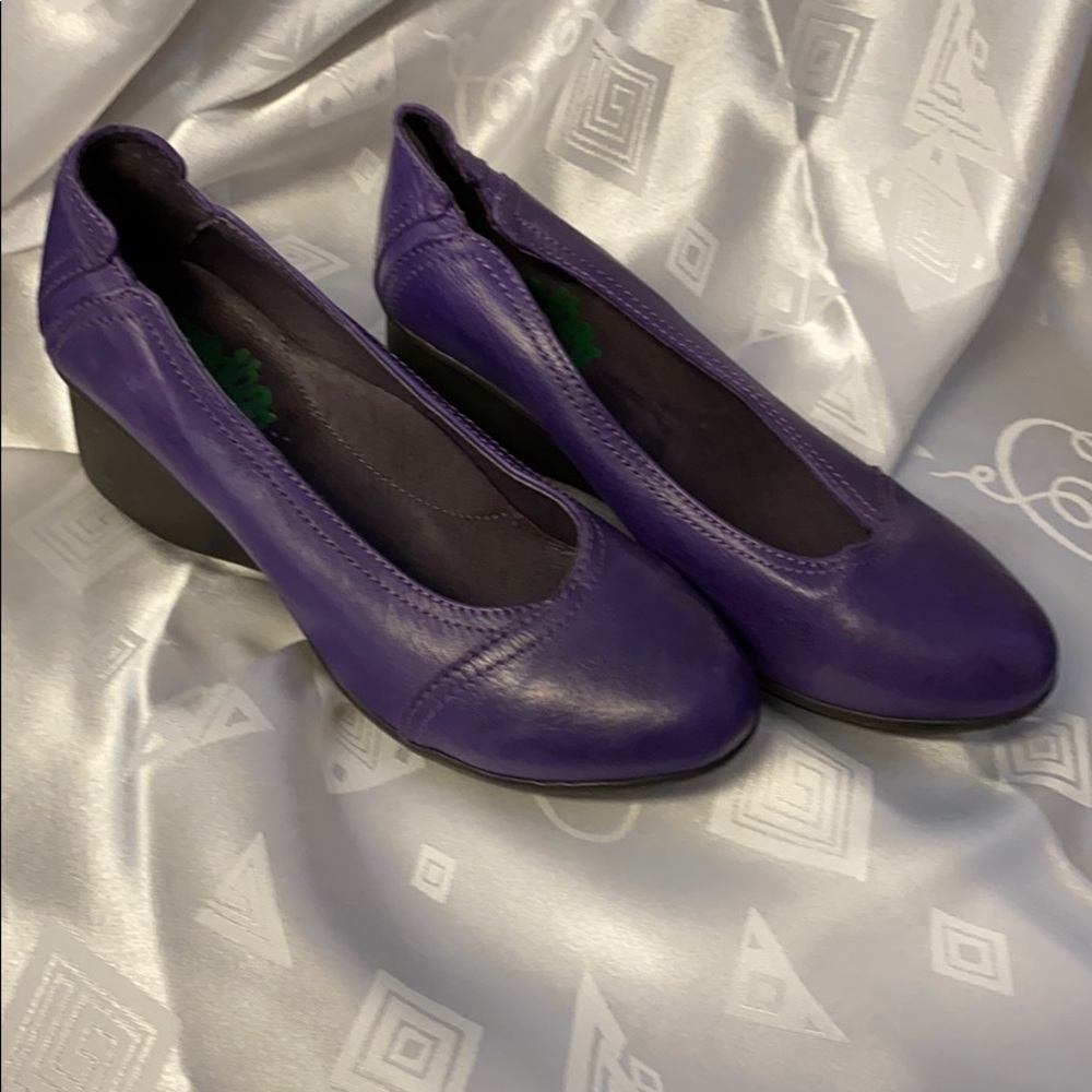 Shoes very comfy, great soft heal